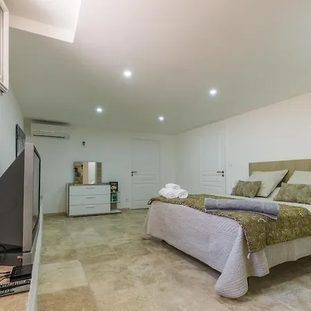 Grande A Porto-vecchio Avec Piscine, Jacuzzi, Sauna & Fitness - Vue Mer וילה