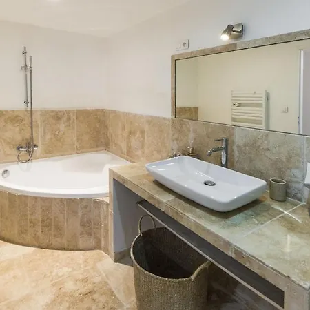 Grande A Porto-vecchio Avec Piscine, Jacuzzi, Sauna & Fitness - Vue Mer