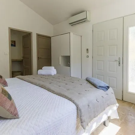 Villa Grande A Porto-vecchio Avec Piscine, Jacuzzi, Sauna & Fitness - Vue Mer